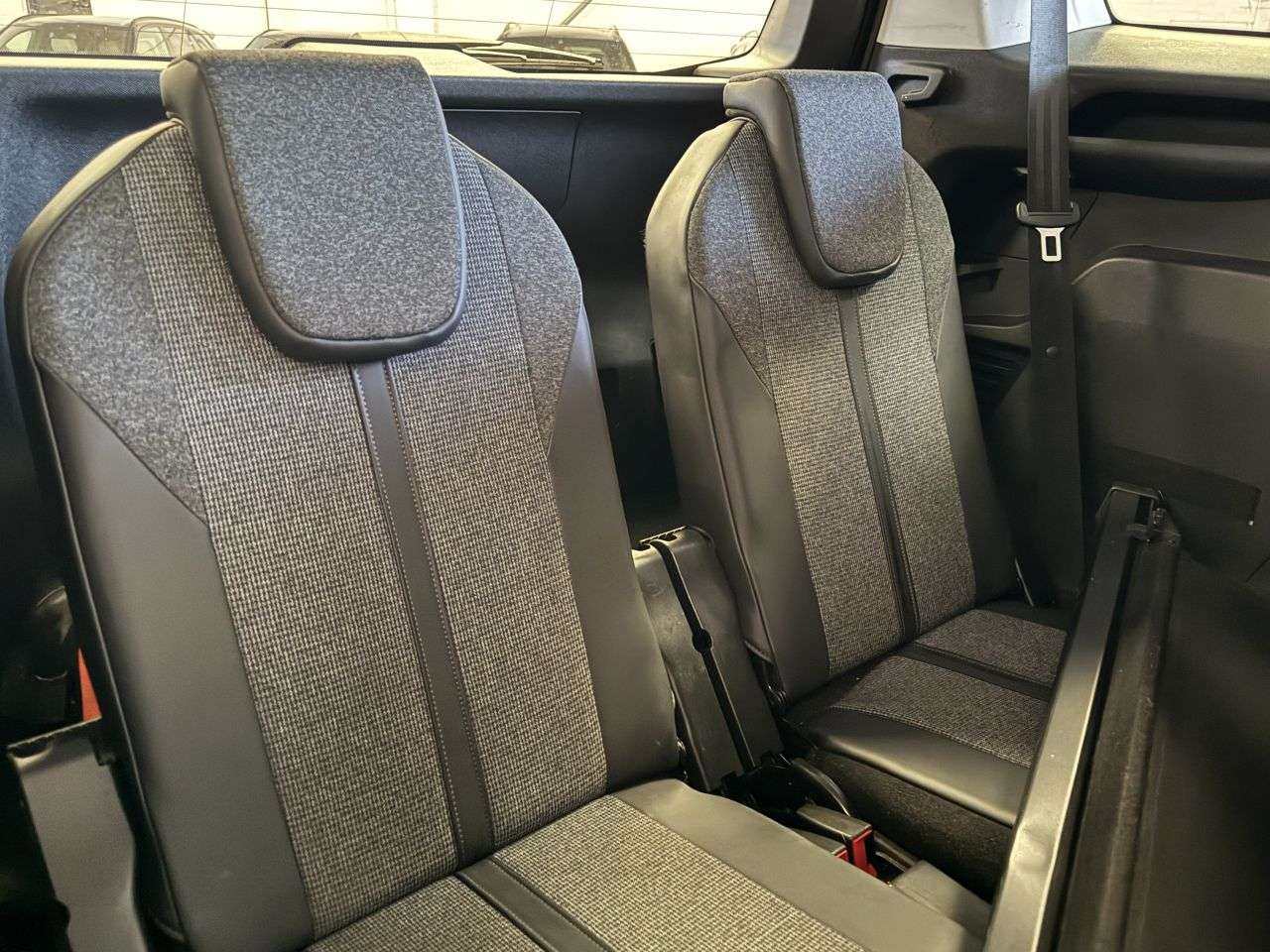 2018 PEUGEOT 5008 2018 PEUGEOT 5008