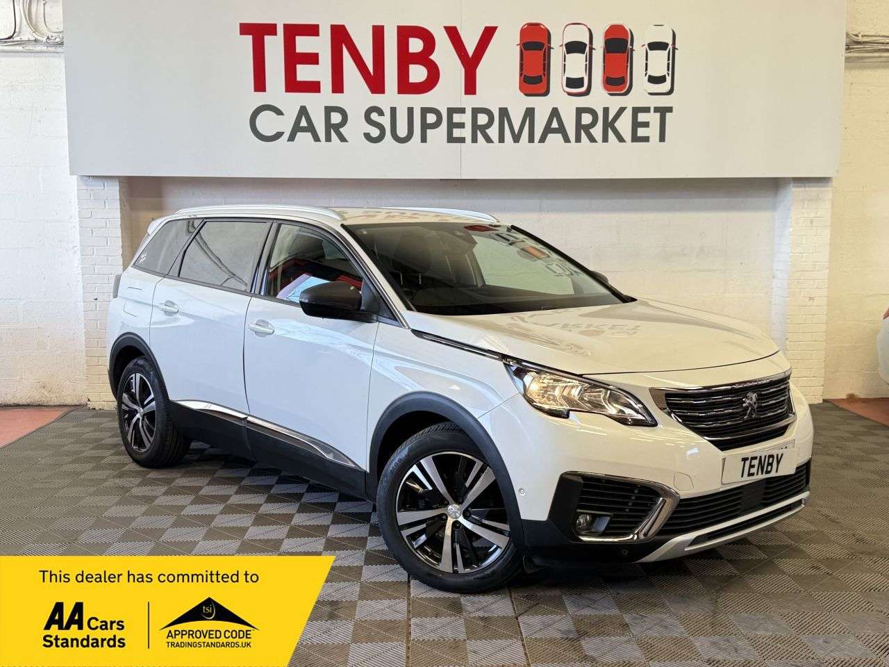 A 2018 PEUGEOT 5008 1.5 BlueHDi Allure SUV 5dr Diesel EAT Euro 6 (s/s) (130 ps) 18"ALLOYS+DIGI A 2018 PEUGEOT 5008 1.5 BlueHDi Allure SUV 5dr Diesel EAT Euro 6 (s/s) (130 ps) 18"ALLOYS+DIGI