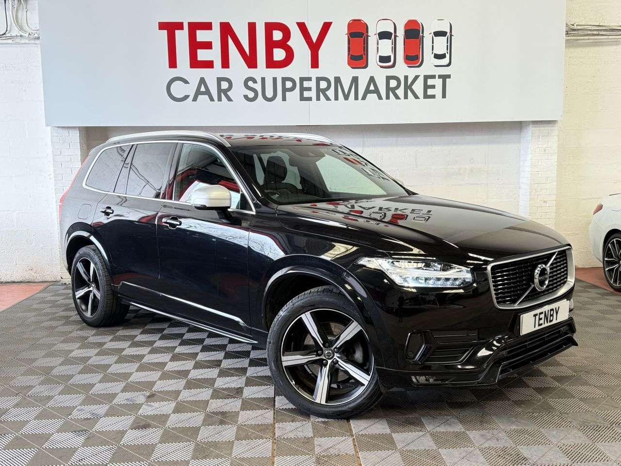 A 2018 VOLVO XC90 2.0 D5 PowerPulse R-Design SUV 5dr Diesel Auto 4WD Euro 6 (s/s) (235 ps) LE A 2018 VOLVO XC90 2.0 D5 PowerPulse R-Design SUV 5dr Diesel Auto 4WD Euro 6 (s/s) (235 ps) LE