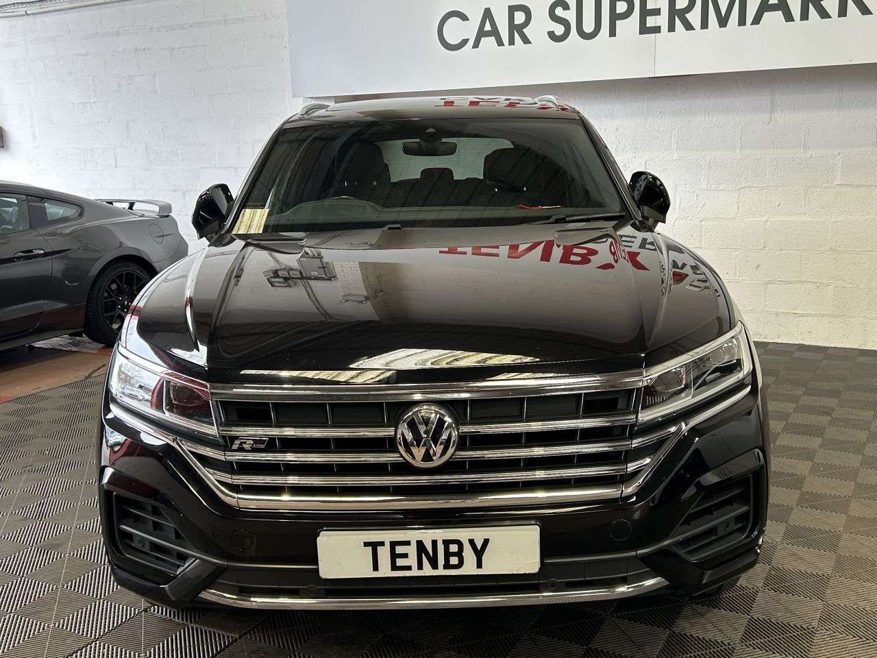 A 2018 VOLKSWAGEN TOUAREG 3.0 TDI V6 R-Line Tech SUV 5dr Diesel Tiptronic 4Motion Euro 6 (s/s) (286 p A 2018 VOLKSWAGEN TOUAREG 3.0 TDI V6 R-Line Tech SUV 5dr Diesel Tiptronic 4Motion Euro 6 (s/s) (286 p