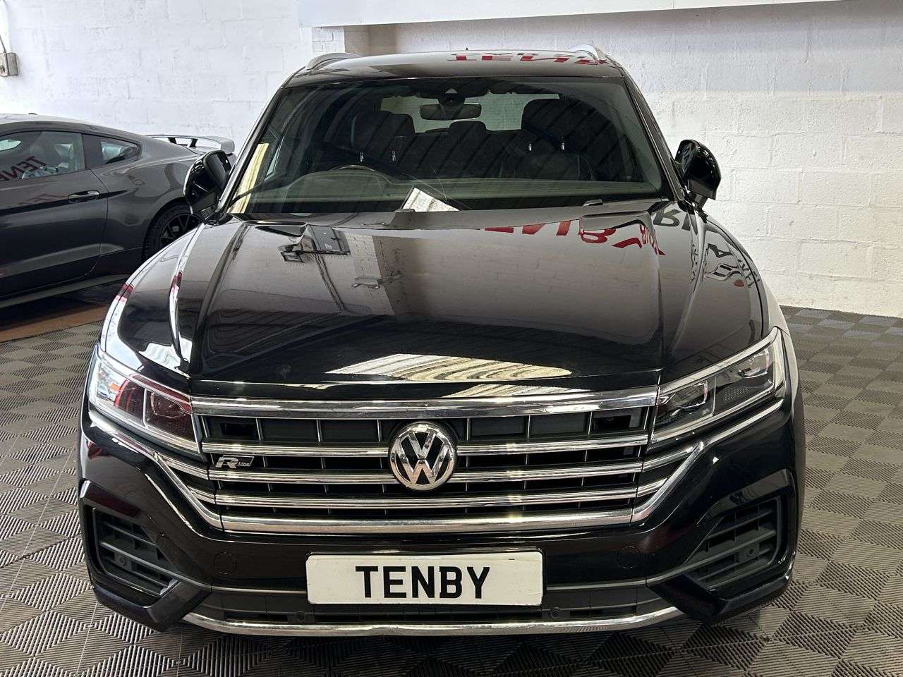 A 2019 VOLKSWAGEN TOUAREG 3.0 TDI V6 R-Line SUV 5dr Diesel Tiptronic 4Motion Euro 6 (s/s) (286 ps) FH A 2019 VOLKSWAGEN TOUAREG 3.0 TDI V6 R-Line SUV 5dr Diesel Tiptronic 4Motion Euro 6 (s/s) (286 ps) FH