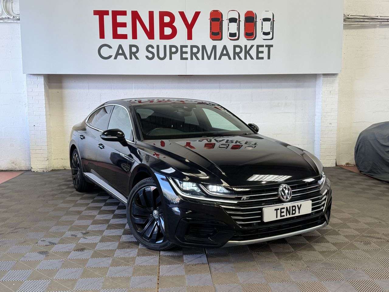 A 2019 VOLKSWAGEN ARTEON 2.0 TDI R-Line Fastback 5dr Diesel DSG 4Motion Euro 6 (s/s) (190 ps) A 2019 VOLKSWAGEN ARTEON 2.0 TDI R-Line Fastback 5dr Diesel DSG 4Motion Euro 6 (s/s) (190 ps)