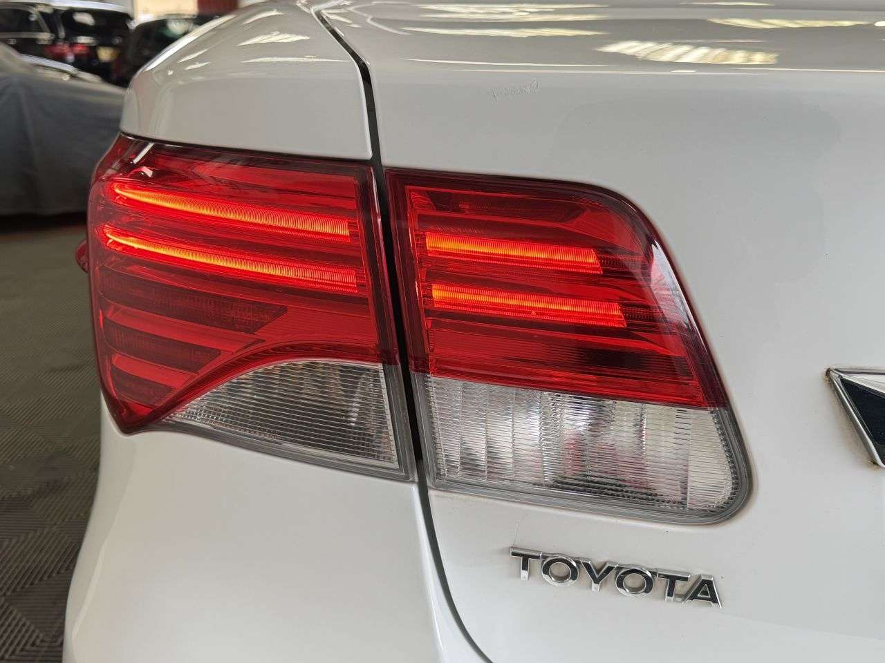 2012 TOYOTA AVENSIS 2012 TOYOTA AVENSIS