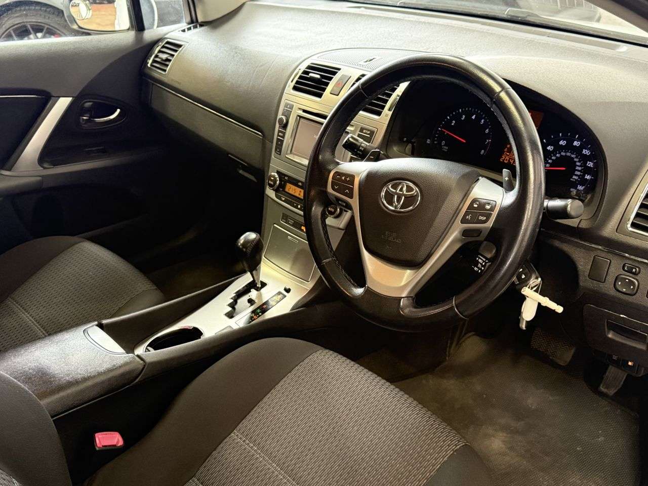 2012 TOYOTA AVENSIS 2012 TOYOTA AVENSIS