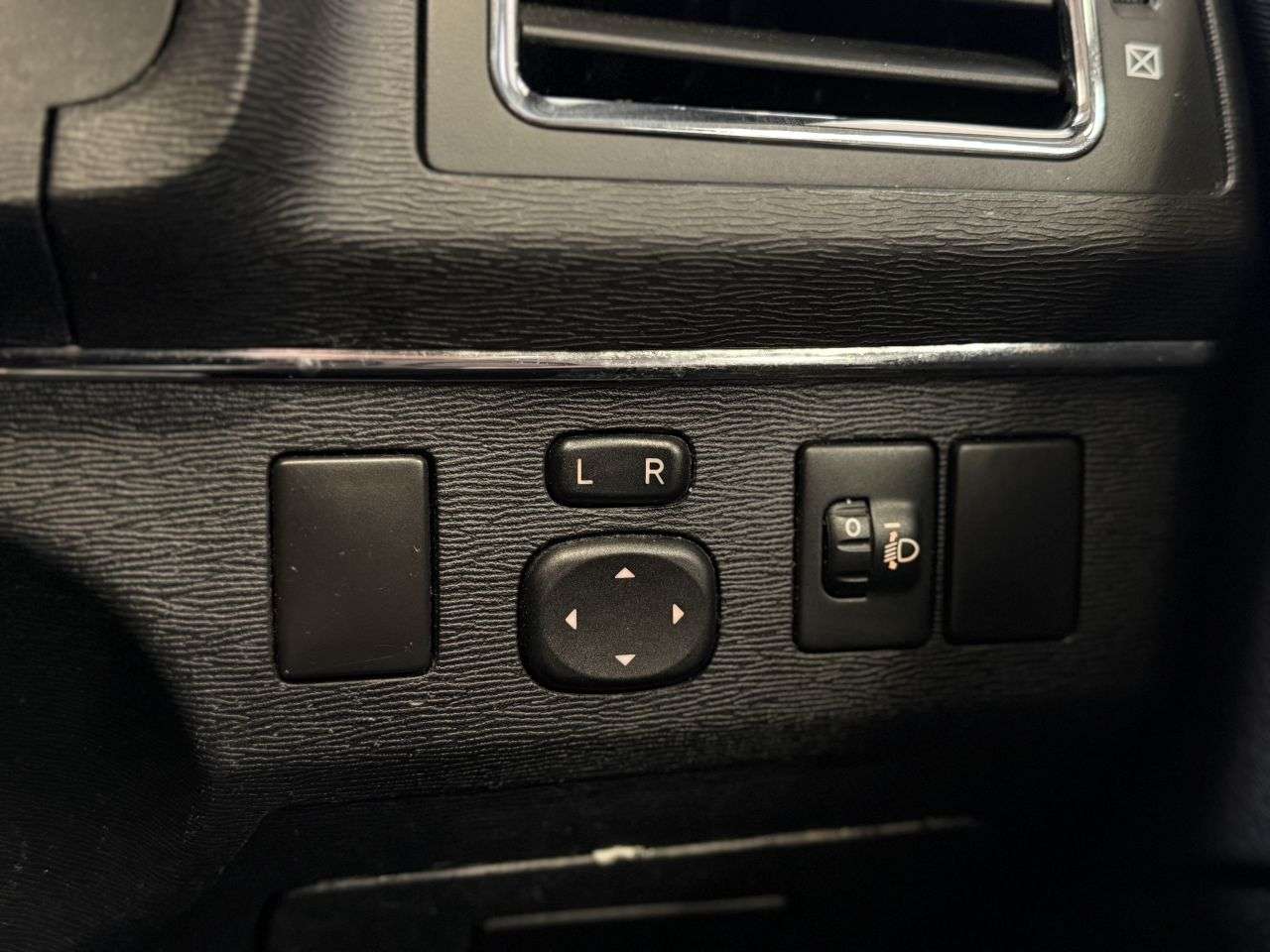 2012 TOYOTA AVENSIS 2012 TOYOTA AVENSIS