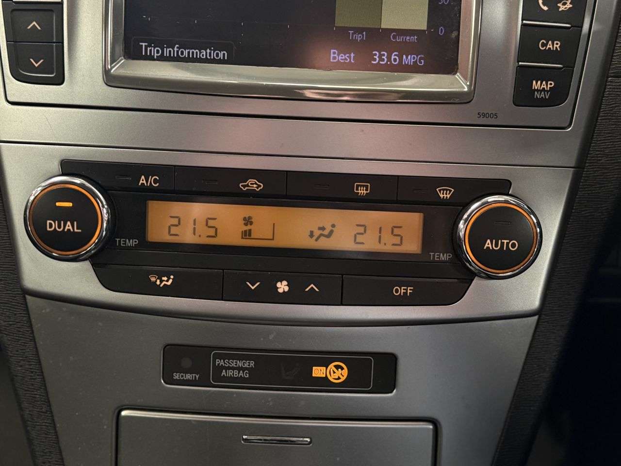 2012 TOYOTA AVENSIS 2012 TOYOTA AVENSIS