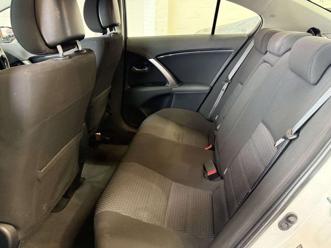 2012 TOYOTA AVENSIS 2012 TOYOTA AVENSIS