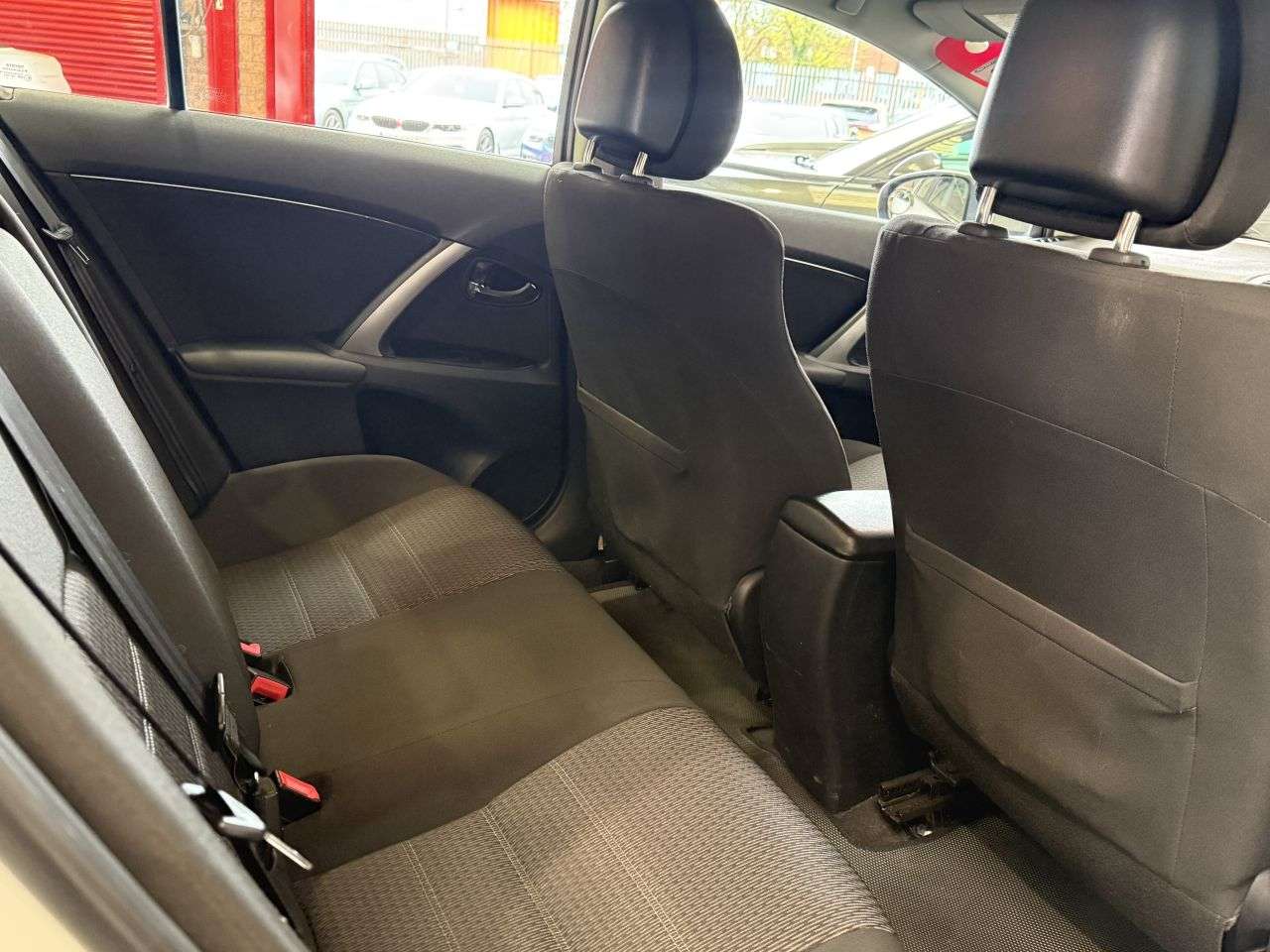 2012 TOYOTA AVENSIS 2012 TOYOTA AVENSIS