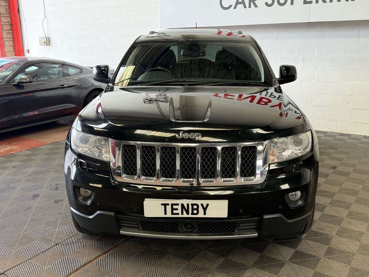 A 2012 JEEP GRAND CHEROKEE 3.0 V6 CRD Overland SUV 5dr Diesel Auto 4WD Euro 5 (237 bhp) A 2012 JEEP GRAND CHEROKEE 3.0 V6 CRD Overland SUV 5dr Diesel Auto 4WD Euro 5 (237 bhp)