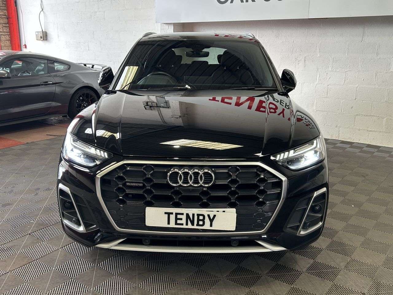 A 2021 AUDI Q5 2.0 TDI 40 S line SUV 5dr Diesel S Tronic quattro Euro 6 (s/s) (204 ps) FLT A 2021 AUDI Q5 2.0 TDI 40 S line SUV 5dr Diesel S Tronic quattro Euro 6 (s/s) (204 ps) FLT