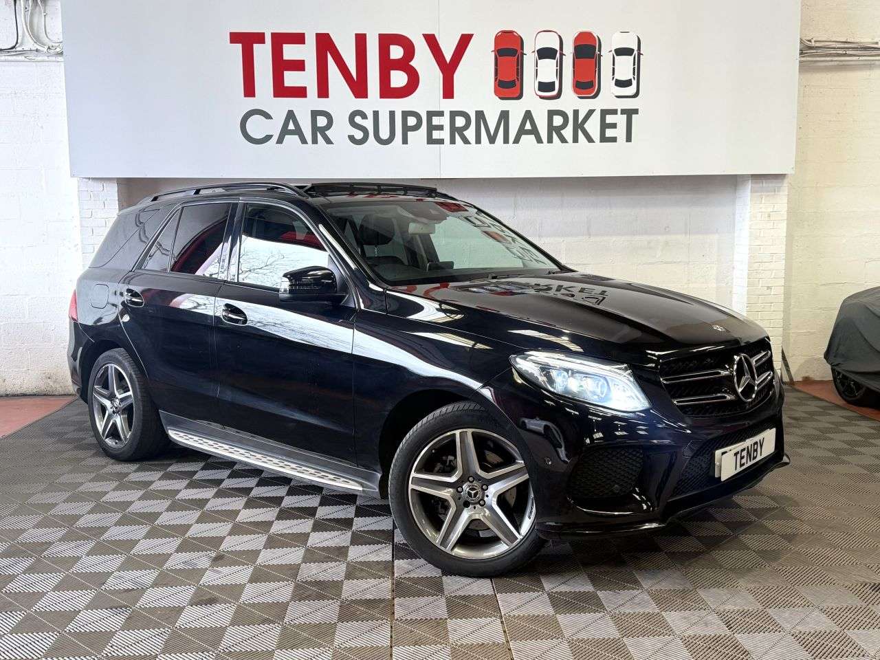 A 2017 MERCEDES-BENZ GLE 3.0 GLE350d V6 AMG Line (Premium Plus) SUV 5dr Diesel G-Tronic 4MATIC Euro A 2017 MERCEDES-BENZ GLE 3.0 GLE350d V6 AMG Line (Premium Plus) SUV 5dr Diesel G-Tronic 4MATIC Euro