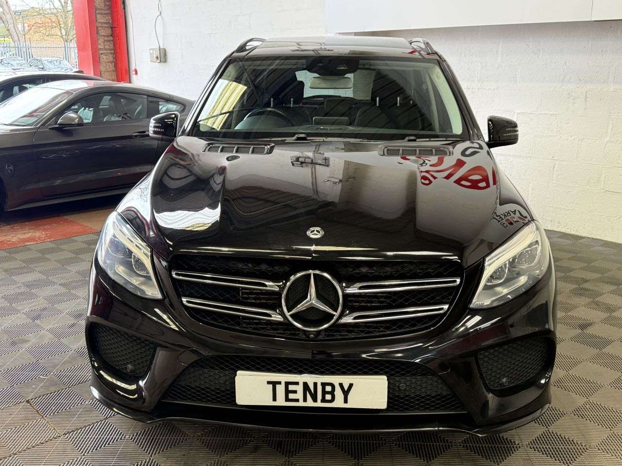 A 2017 MERCEDES-BENZ GLE 3.0 GLE350d V6 AMG Line (Premium Plus) SUV 5dr Diesel G-Tronic 4MATIC Euro A 2017 MERCEDES-BENZ GLE 3.0 GLE350d V6 AMG Line (Premium Plus) SUV 5dr Diesel G-Tronic 4MATIC Euro