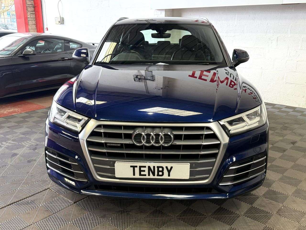 A 2017 AUDI Q5 2.0 TDI S line SUV 5dr Diesel S Tronic quattro Euro 6 (s/s) (190 ps) A 2017 AUDI Q5 2.0 TDI S line SUV 5dr Diesel S Tronic quattro Euro 6 (s/s) (190 ps)