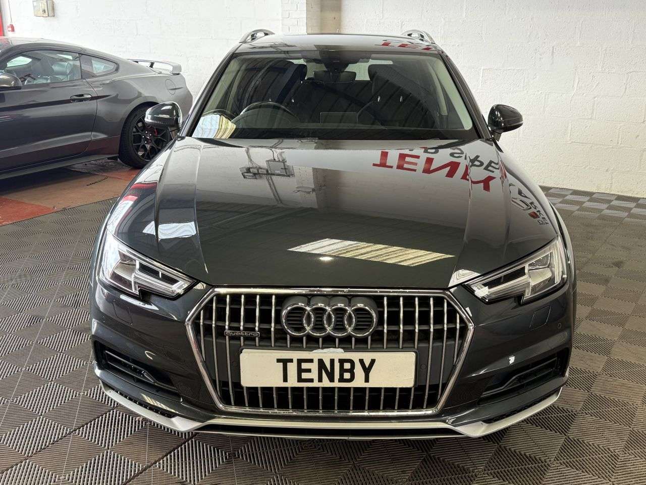 A 2017 AUDI A4 ALLROAD 2.0 TDI Sport Estate 5dr Diesel S Tronic quattro Euro 6 (s/s) (190 ps) FHTD A 2017 AUDI A4 ALLROAD 2.0 TDI Sport Estate 5dr Diesel S Tronic quattro Euro 6 (s/s) (190 ps) FHTD