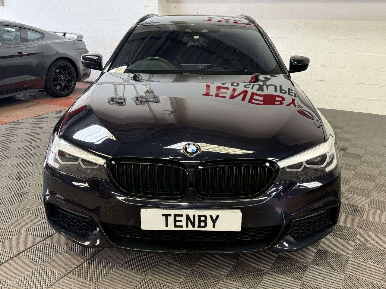 A 2017 BMW 5 SERIES 2.0 520d M Sport Touring 5dr Diesel Auto Euro 6 (s/s) (190 ps) FHTD SEATS+1 A 2017 BMW 5 SERIES 2.0 520d M Sport Touring 5dr Diesel Auto Euro 6 (s/s) (190 ps) FHTD SEATS+1