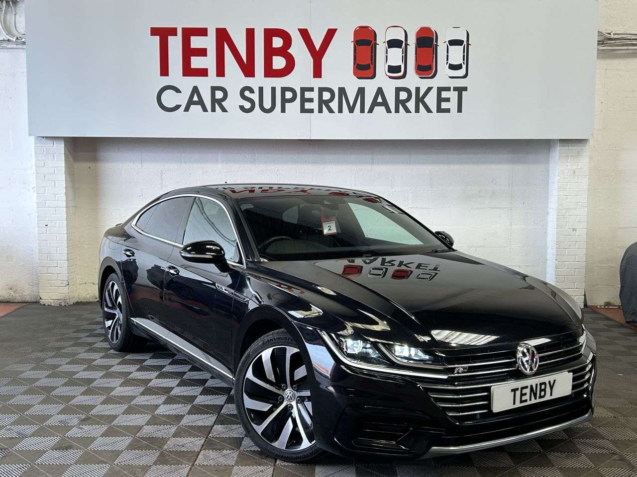 A 2017 VOLKSWAGEN ARTEON 2.0 TSI R-Line Fastback 5dr Petrol DSG 4Motion Euro 6 (s/s) (280 ps) FHTD S A 2017 VOLKSWAGEN ARTEON 2.0 TSI R-Line Fastback 5dr Petrol DSG 4Motion Euro 6 (s/s) (280 ps) FHTD S