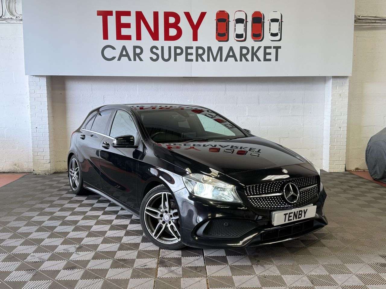 A 2017 MERCEDES-BENZ A-CLASS 2.1 A200d AMG Line Hatchback 5dr Diesel 7G-DCT Euro 6 (s/s) (136 ps) A 2017 MERCEDES-BENZ A-CLASS 2.1 A200d AMG Line Hatchback 5dr Diesel 7G-DCT Euro 6 (s/s) (136 ps)