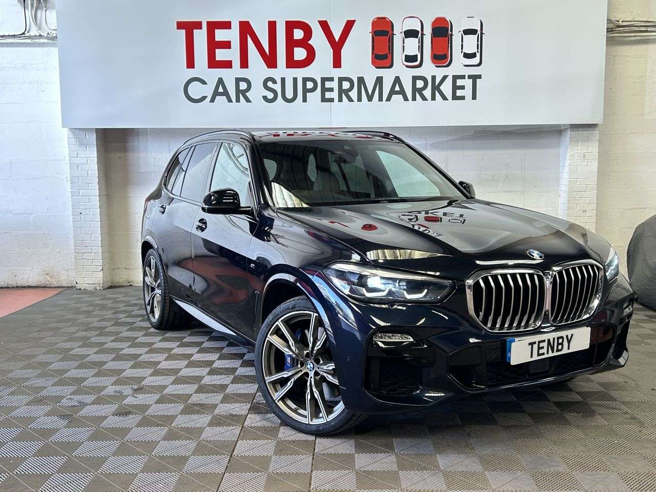 A 2019 BMW X5 3.0 30d M Sport SUV 5dr Diesel Auto xDrive Euro 6 (s/s) (265 ps) FSH+360 CA A 2019 BMW X5 3.0 30d M Sport SUV 5dr Diesel Auto xDrive Euro 6 (s/s) (265 ps) FSH+360 CA