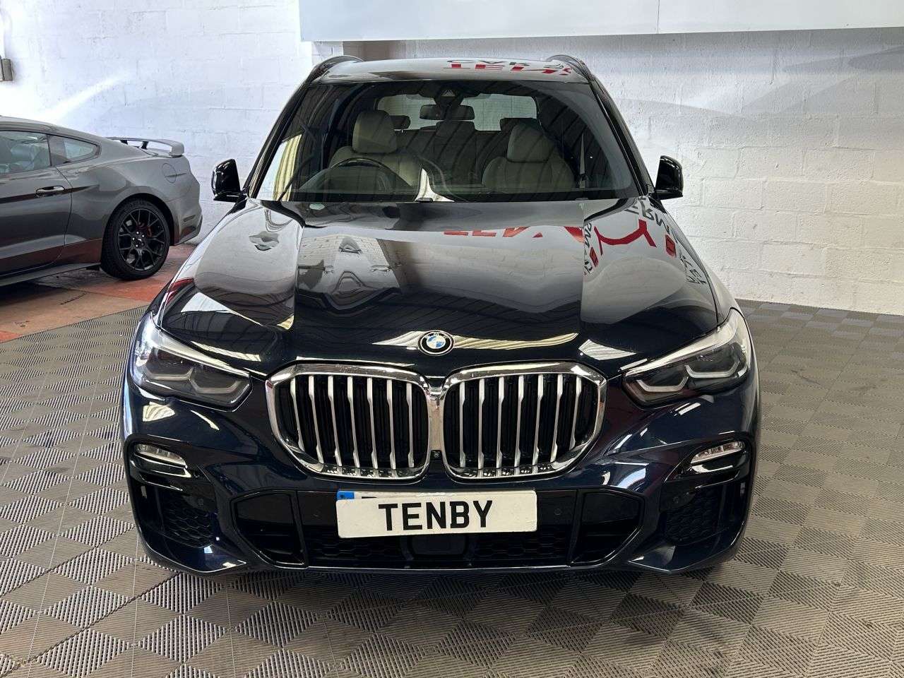 A 2019 BMW X5 3.0 30d M Sport SUV 5dr Diesel Auto xDrive Euro 6 (s/s) (265 ps) FSH+360 CA A 2019 BMW X5 3.0 30d M Sport SUV 5dr Diesel Auto xDrive Euro 6 (s/s) (265 ps) FSH+360 CA