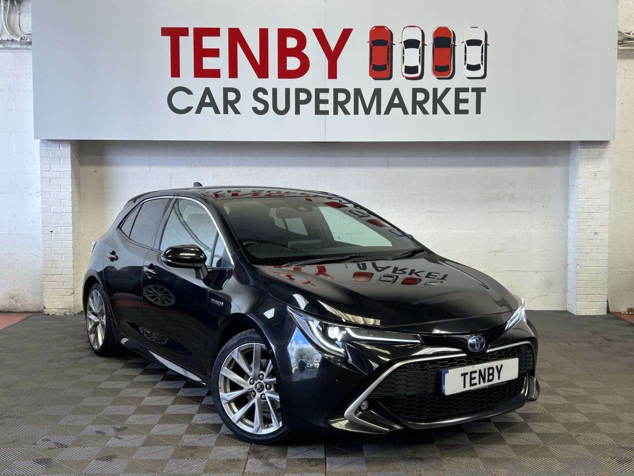 A 2019 TOYOTA COROLLA 2.0 VVT-h Excel Hatchback 5dr Petrol Hybrid CVT Euro 6 (s/s) (184 ps) AUTO A 2019 TOYOTA COROLLA 2.0 VVT-h Excel Hatchback 5dr Petrol Hybrid CVT Euro 6 (s/s) (184 ps) AUTO