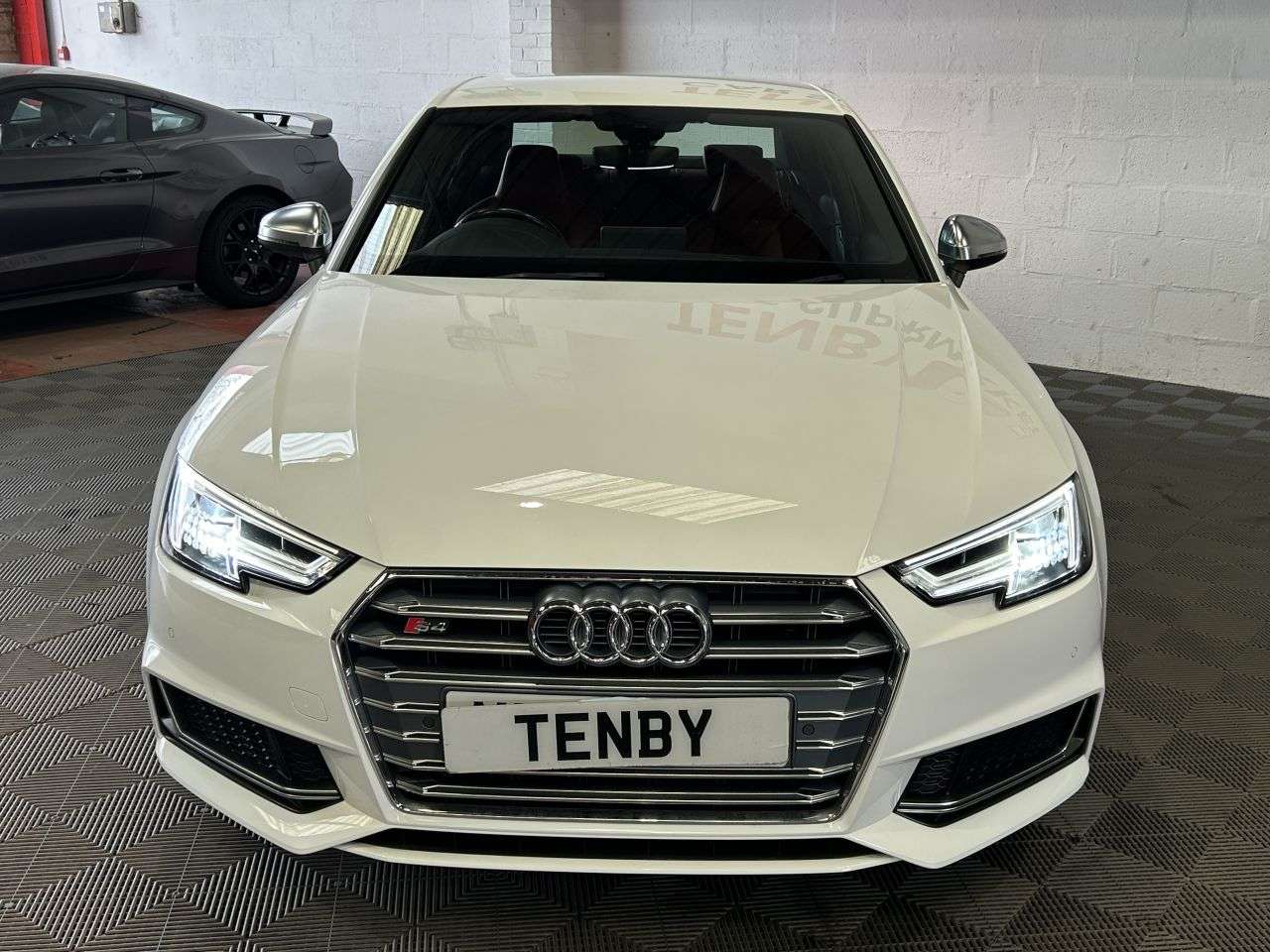 A 2017 AUDI S4 3.0 TFSI V6 Saloon 4dr Petrol Tiptronic quattro Euro 6 (s/s) (354 ps) RED L A 2017 AUDI S4 3.0 TFSI V6 Saloon 4dr Petrol Tiptronic quattro Euro 6 (s/s) (354 ps) RED L