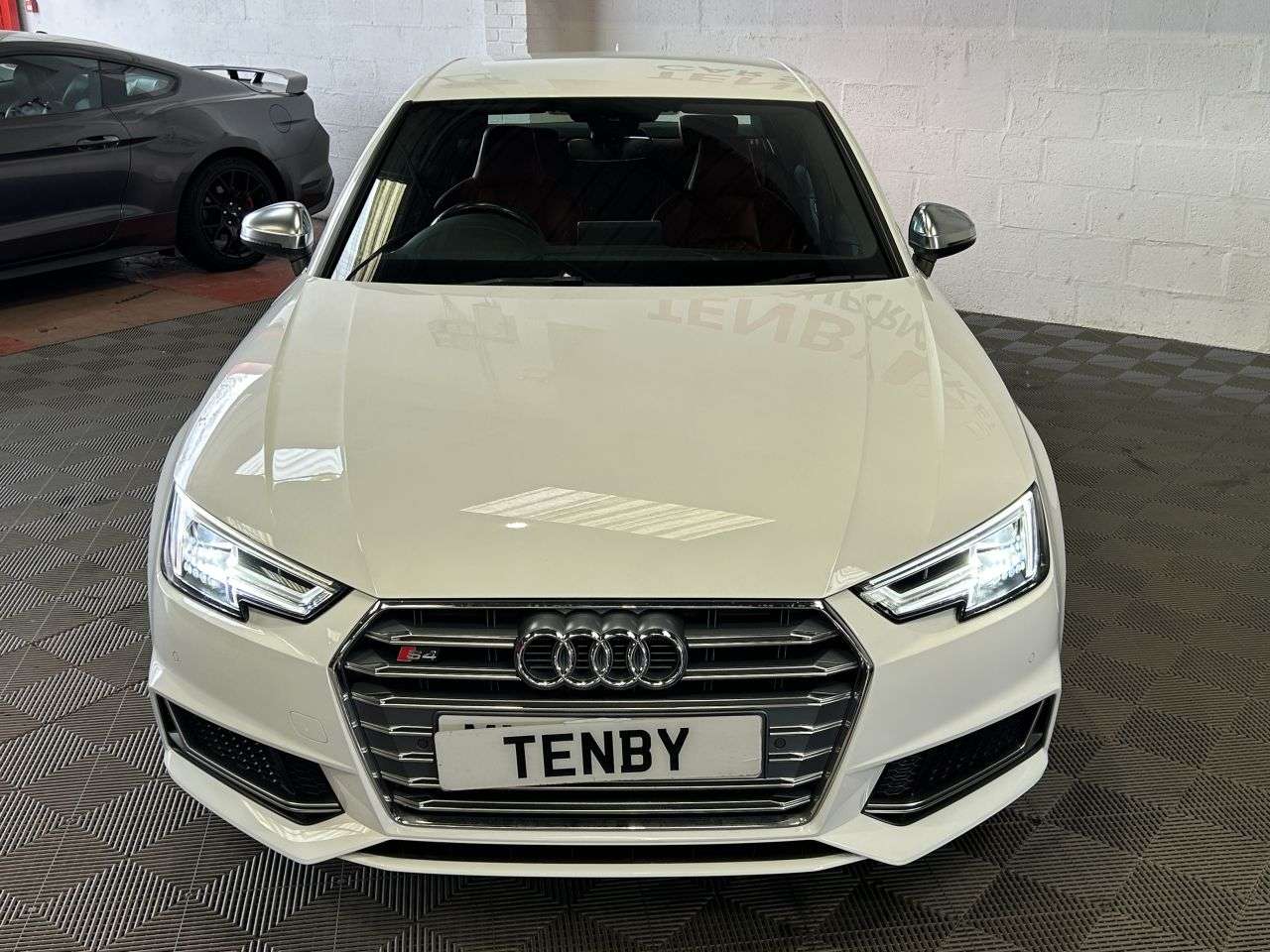 A 2017 AUDI S4 3.0 TFSI V6 Saloon 4dr Petrol Tiptronic quattro Euro 6 (s/s) (354 ps) RED L A 2017 AUDI S4 3.0 TFSI V6 Saloon 4dr Petrol Tiptronic quattro Euro 6 (s/s) (354 ps) RED L