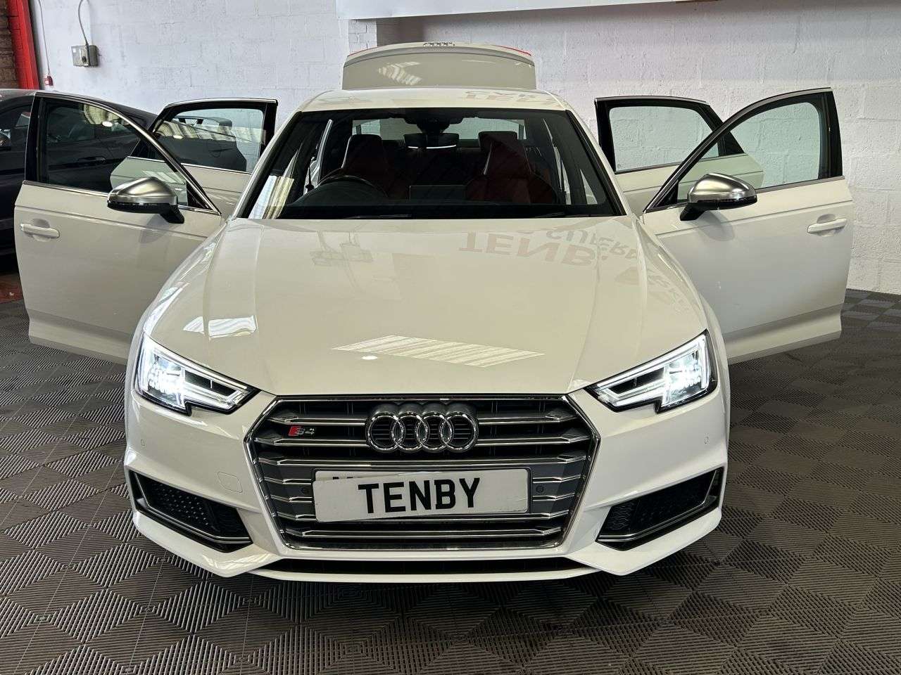 2017 AUDI S4 2017 AUDI S4