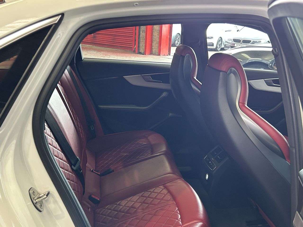 2017 AUDI S4 2017 AUDI S4