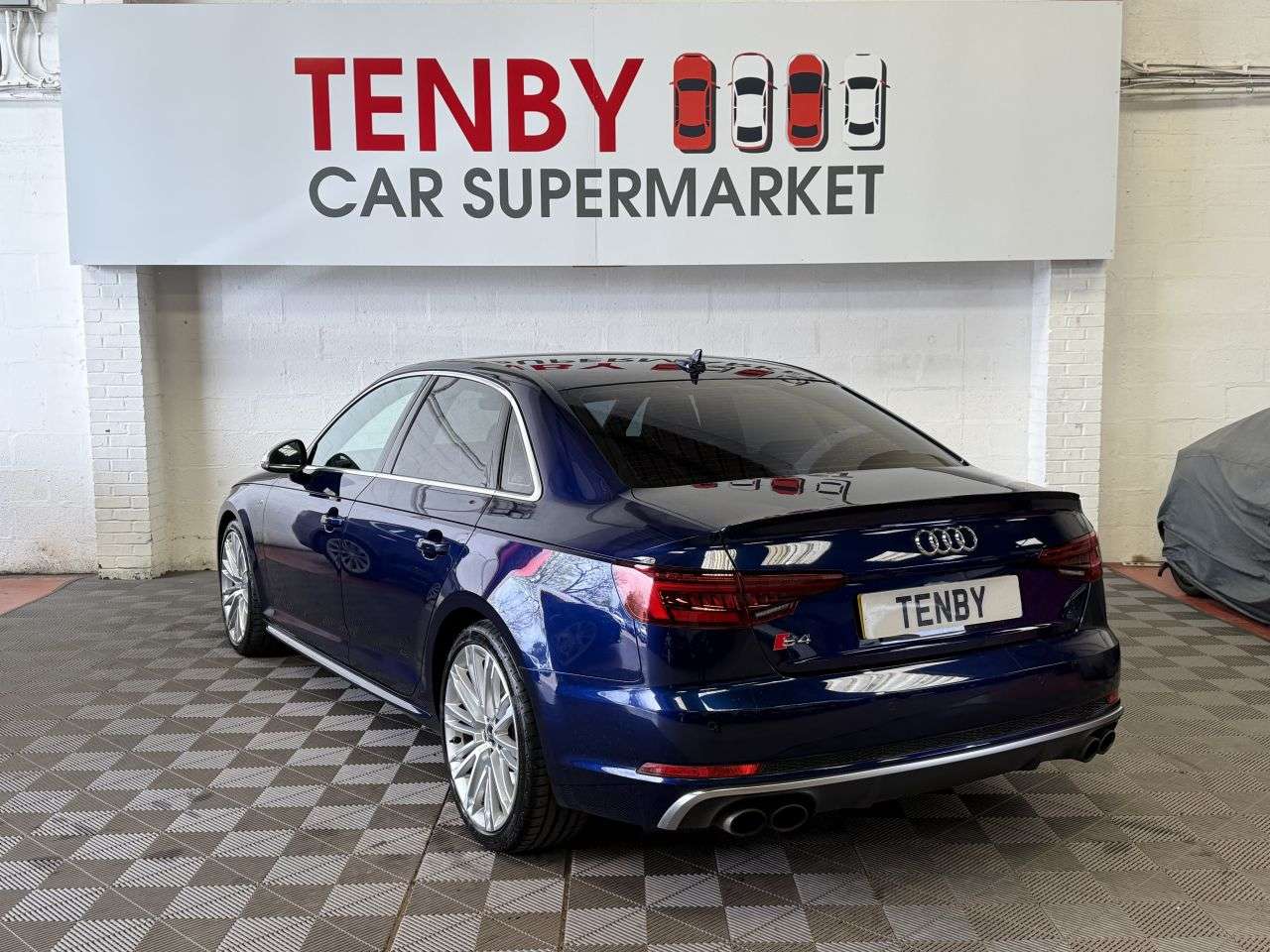 2018 AUDI S4 2018 AUDI S4