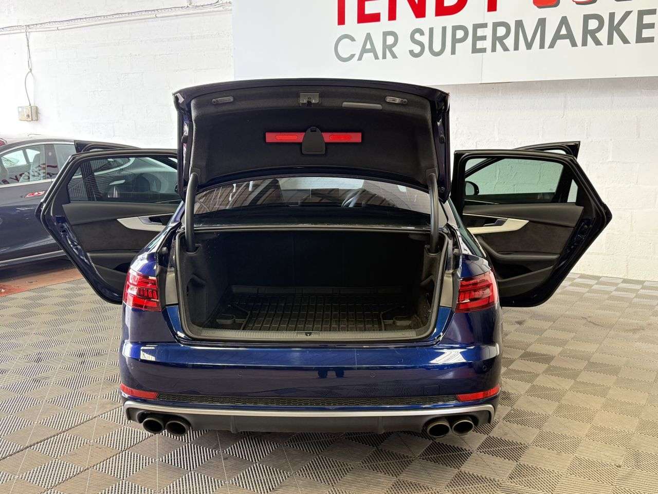 2018 AUDI S4 2018 AUDI S4