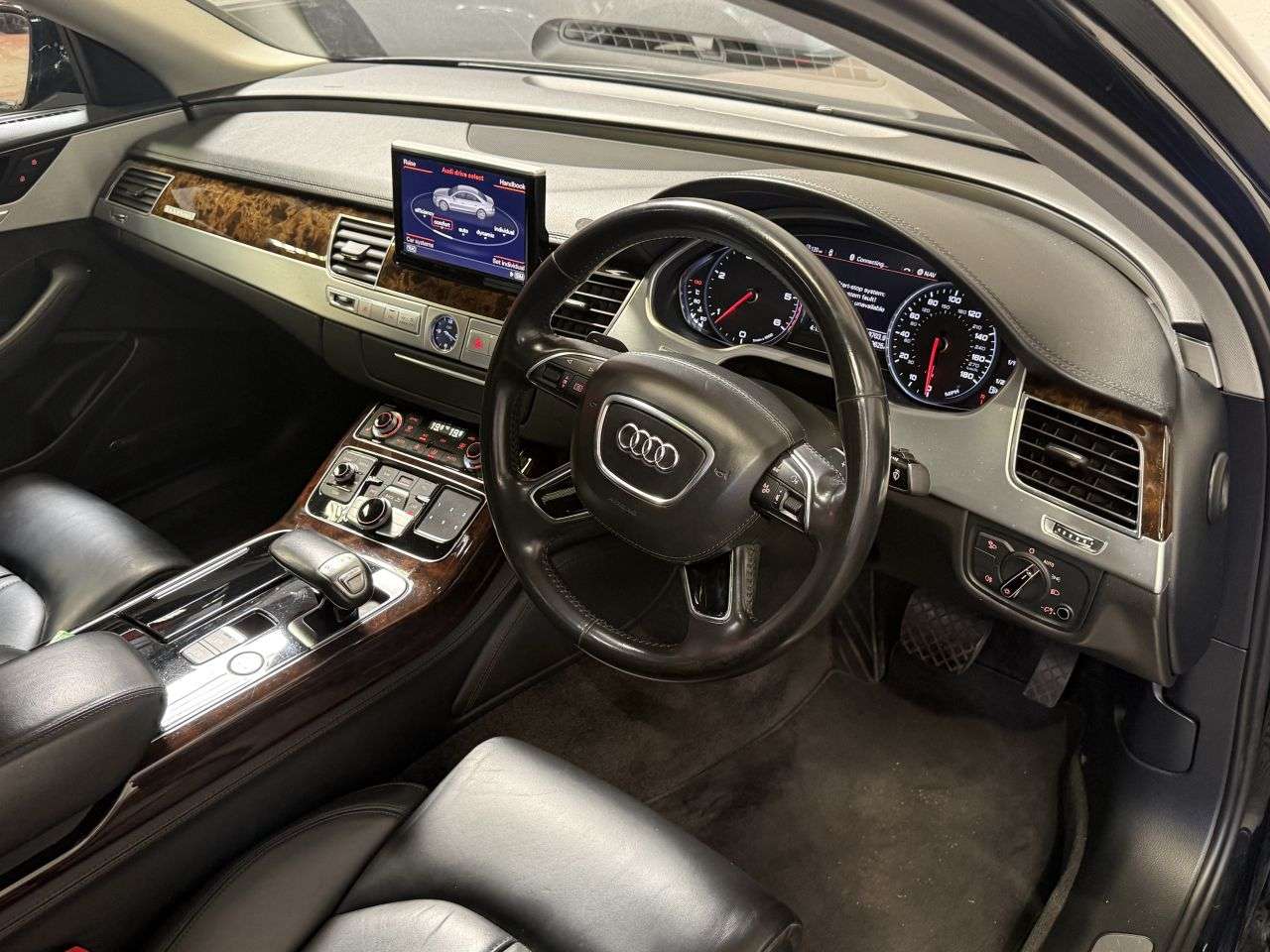 2016 AUDI A8 2016 AUDI A8