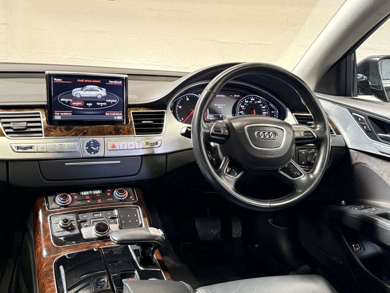 2016 AUDI A8 2016 AUDI A8
