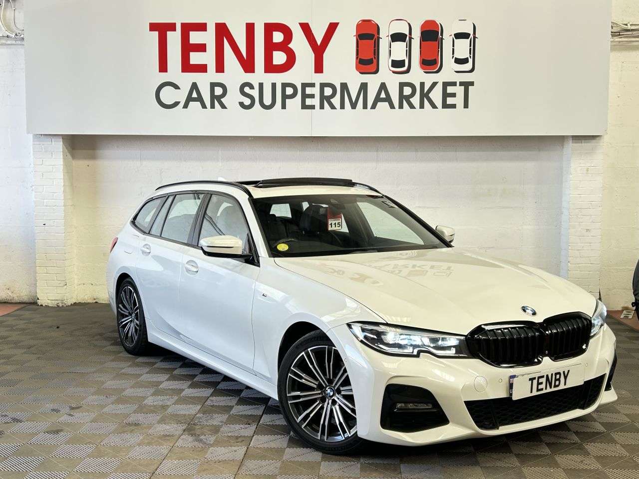 A 2019 BMW 3 SERIES 2.0 320d M Sport Touring 5dr Diesel Auto xDrive Euro 6 (s/s) (190 ps) 360 C A 2019 BMW 3 SERIES 2.0 320d M Sport Touring 5dr Diesel Auto xDrive Euro 6 (s/s) (190 ps) 360 C
