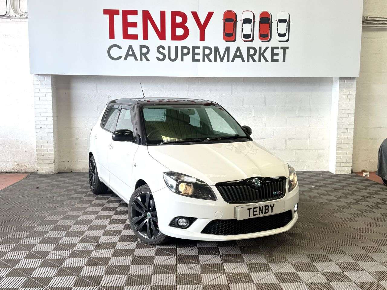 A 2012 SKODA FABIA 1.4 TSI vRS S2000 Hatchback 5dr Petrol DSG Euro 5 (180 ps) A 2012 SKODA FABIA 1.4 TSI vRS S2000 Hatchback 5dr Petrol DSG Euro 5 (180 ps)