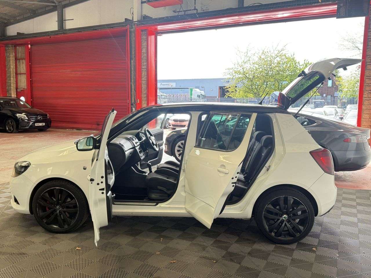 2012 SKODA FABIA 2012 SKODA FABIA