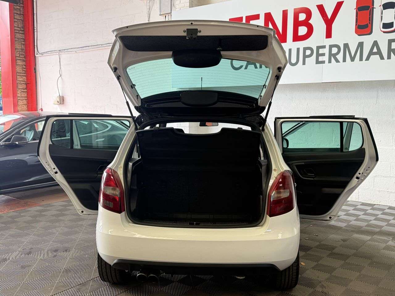 2012 SKODA FABIA 2012 SKODA FABIA