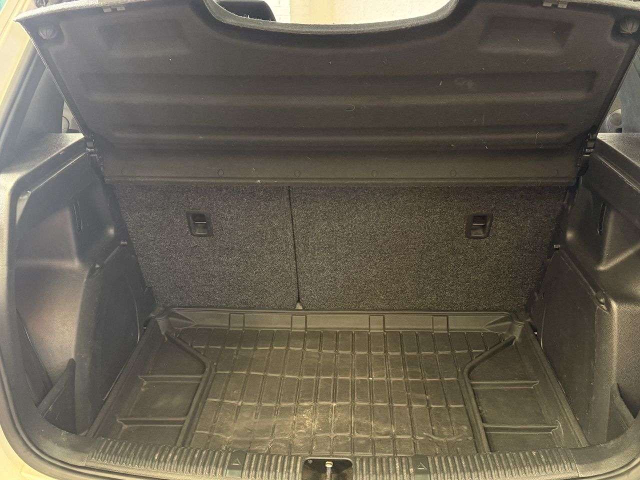 2012 SKODA FABIA 2012 SKODA FABIA