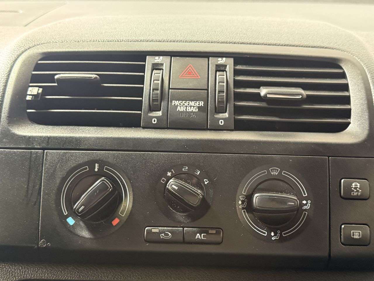 2012 SKODA FABIA 2012 SKODA FABIA