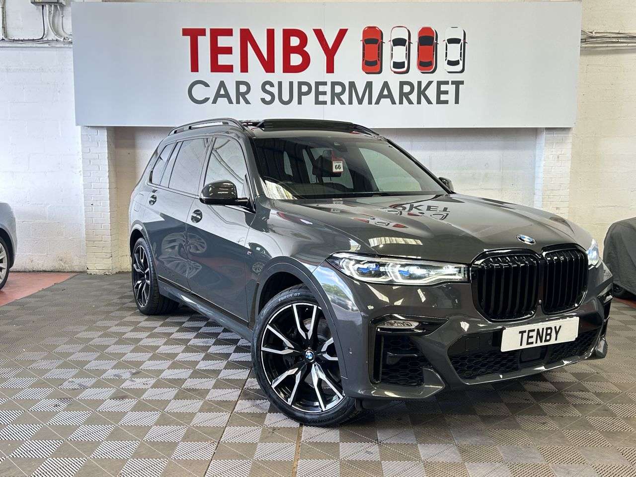 A 2021 BMW X7 3.0 40d MHT M Sport SUV 5dr Diesel Hybrid Auto xDrive Euro 6 (s/s) (340 ps) A 2021 BMW X7 3.0 40d MHT M Sport SUV 5dr Diesel Hybrid Auto xDrive Euro 6 (s/s) (340 ps)