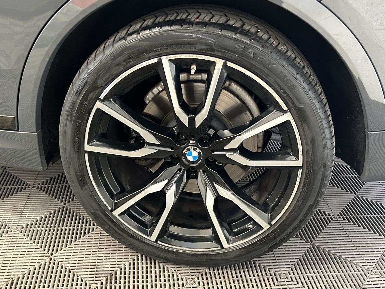 2021 BMW X7 2021 BMW X7
