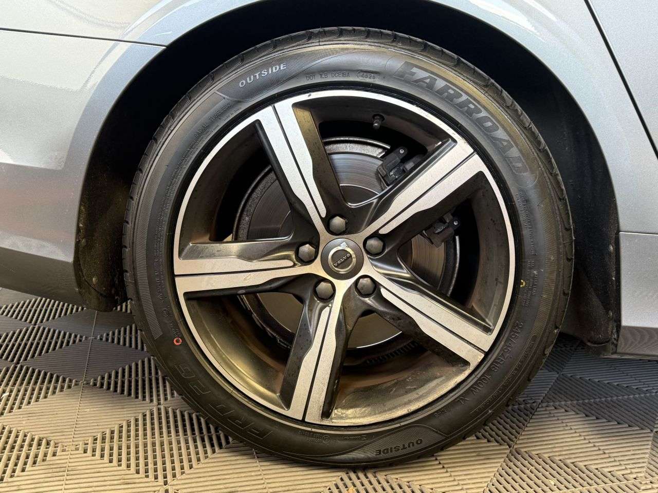 2019 VOLVO S90 2019 VOLVO S90
