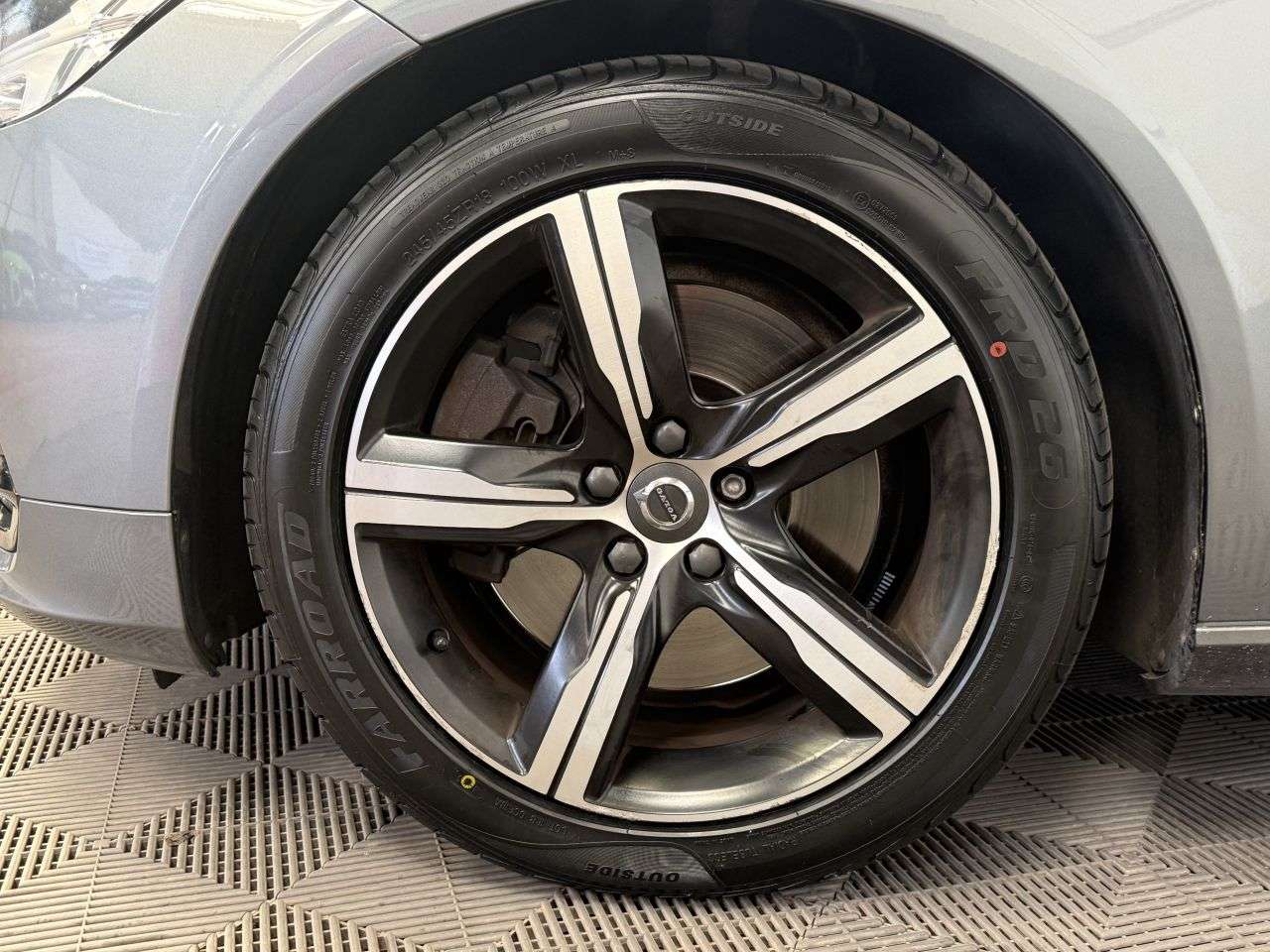 2019 VOLVO S90 2019 VOLVO S90