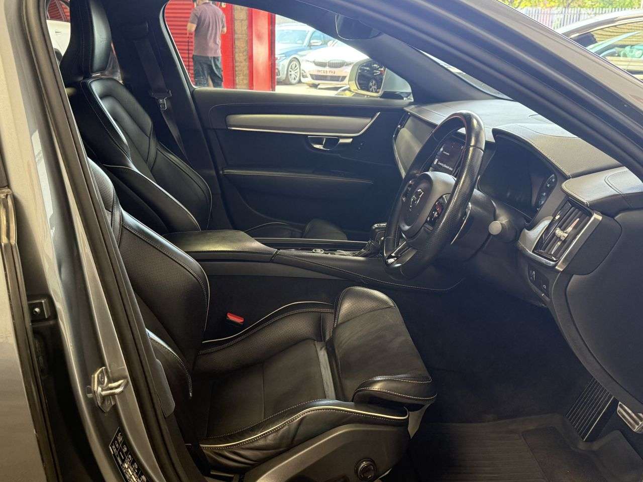 2019 VOLVO S90 2019 VOLVO S90