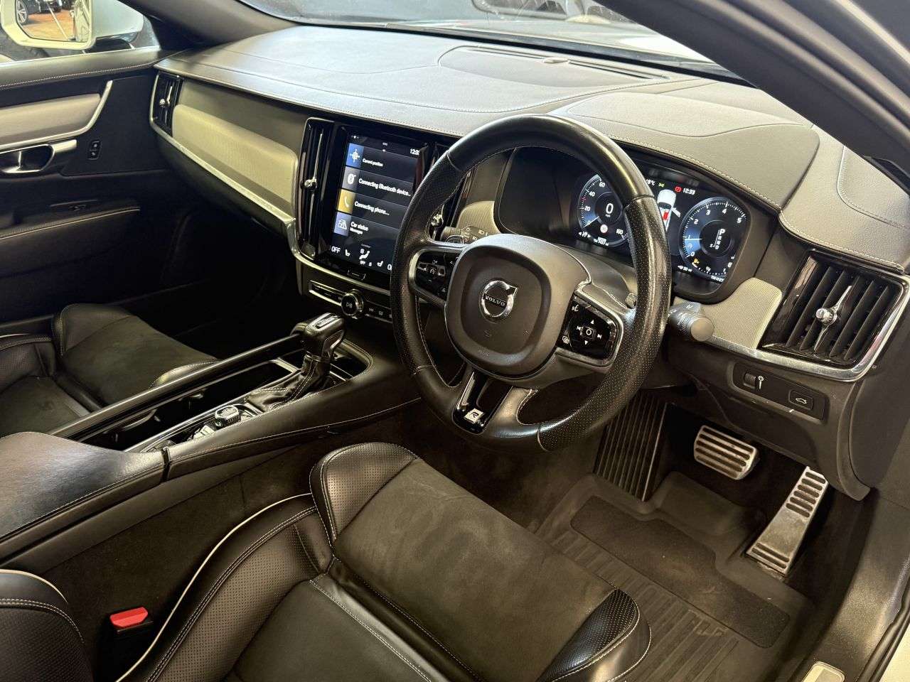 2019 VOLVO S90 2019 VOLVO S90