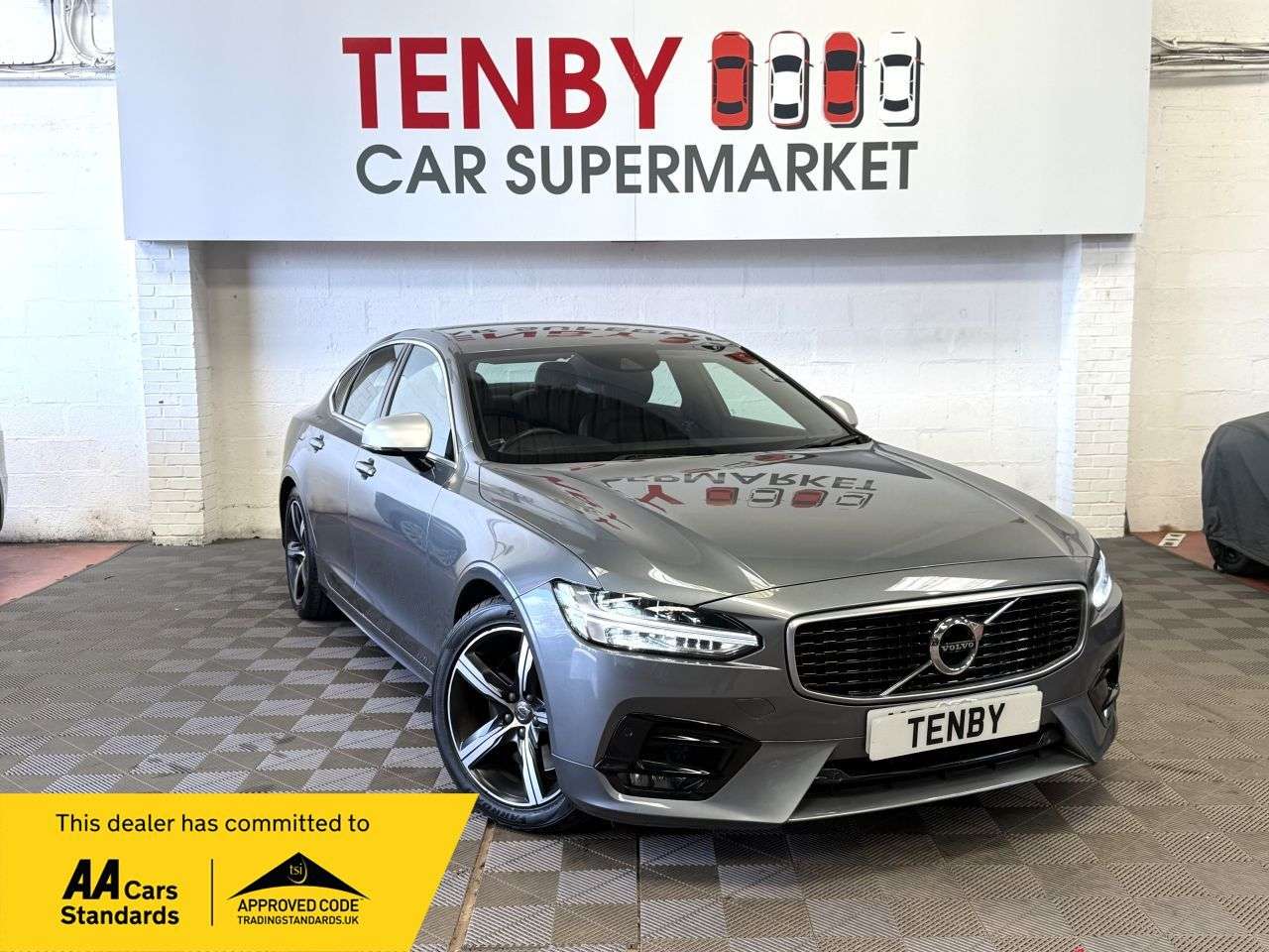 A 2019 VOLVO S90 2.0 T4 R-Design Plus Saloon 4dr Petrol Auto Euro 6 (s/s) (190 ps) A 2019 VOLVO S90 2.0 T4 R-Design Plus Saloon 4dr Petrol Auto Euro 6 (s/s) (190 ps)