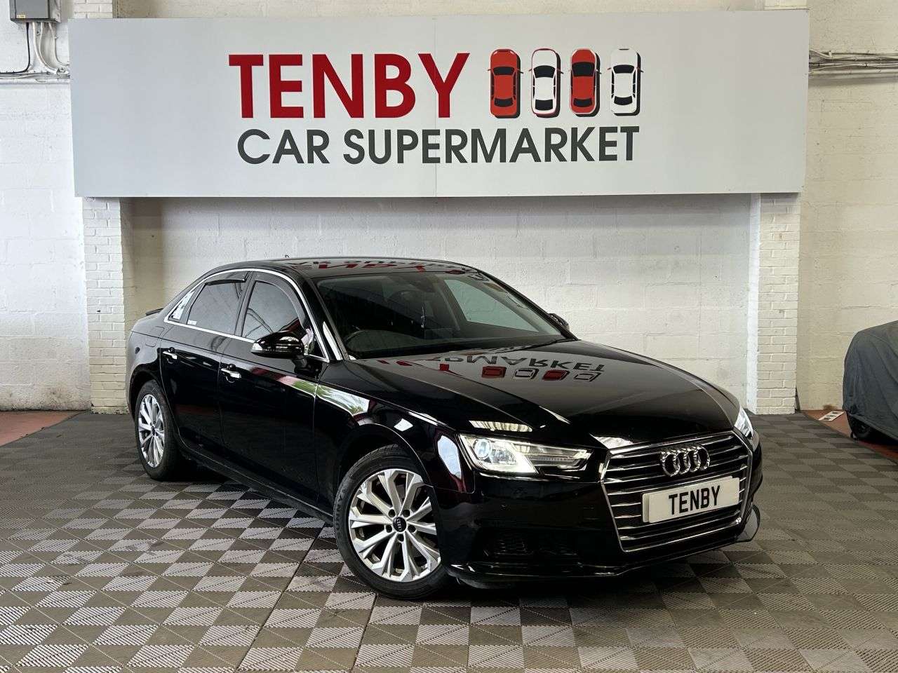 A 2018 AUDI A4 1.4 TFSI SE Saloon 4dr Petrol Manual Euro 6 (s/s) (150 ps) A 2018 AUDI A4 1.4 TFSI SE Saloon 4dr Petrol Manual Euro 6 (s/s) (150 ps)