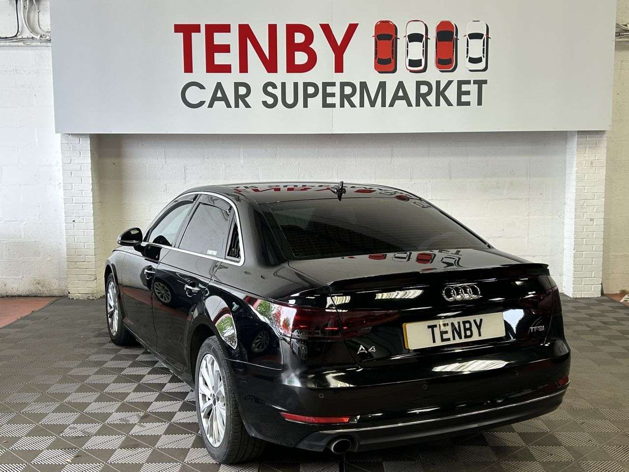 2018 AUDI A4 2018 AUDI A4