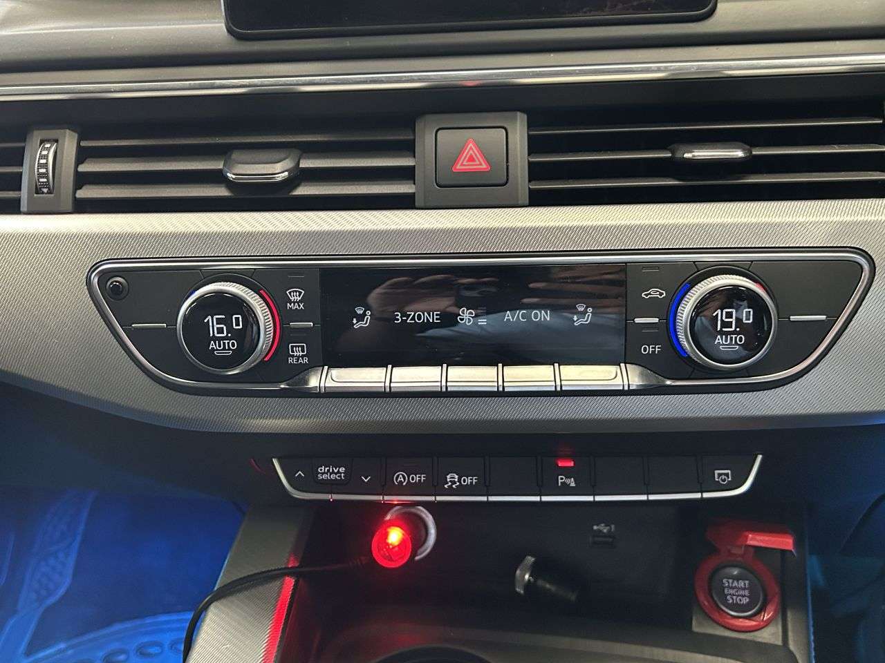 2018 AUDI A4 2018 AUDI A4