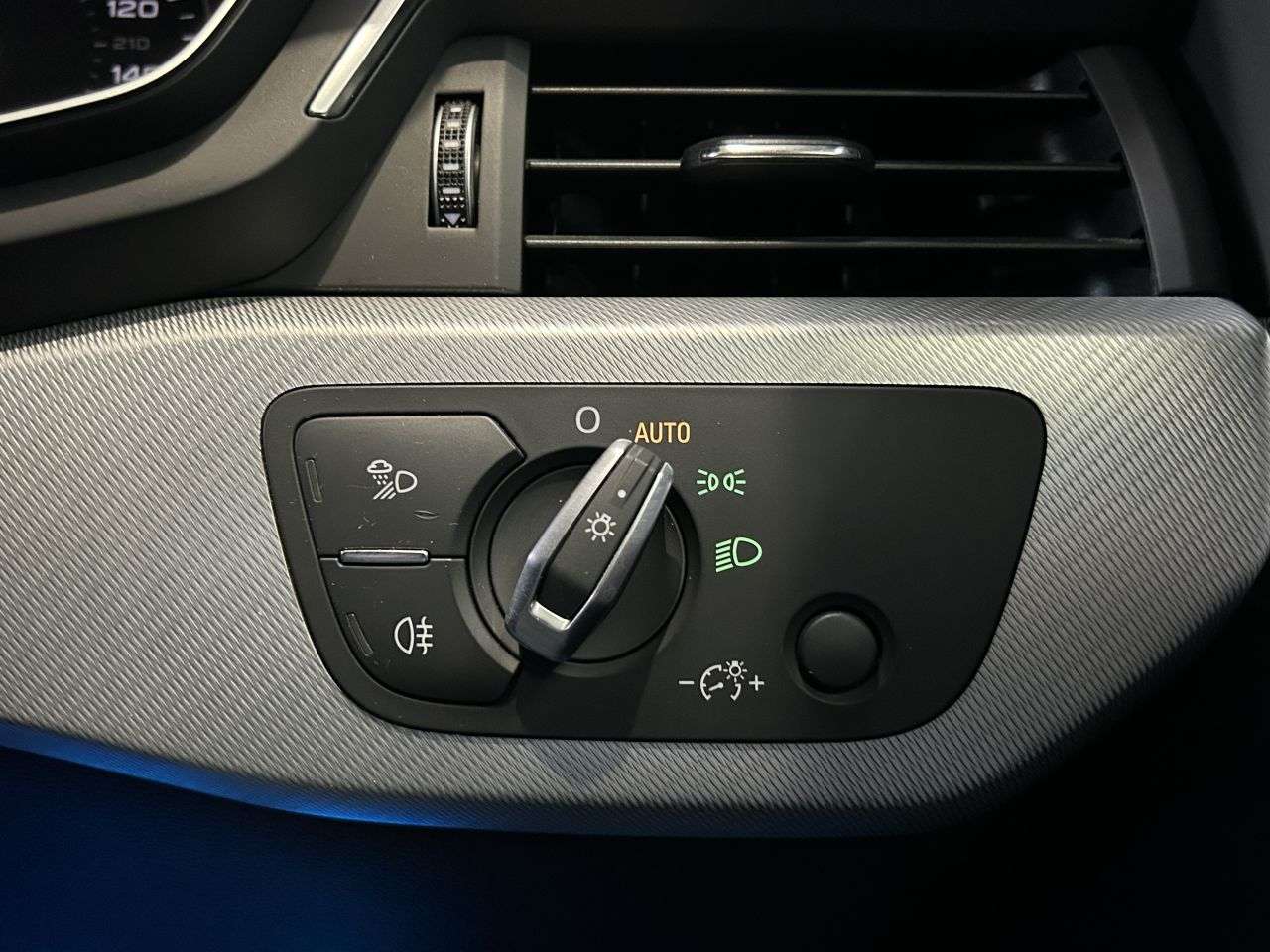 2018 AUDI A4 2018 AUDI A4