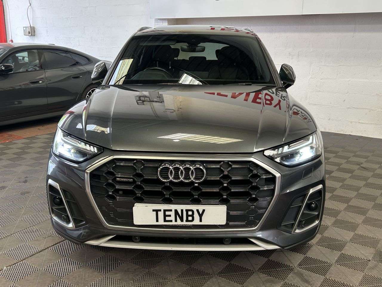 A 2021 AUDI Q5 2.0 TDI 40 S line SUV 5dr Diesel S Tronic quattro Euro 6 (s/s) (204 ps) A 2021 AUDI Q5 2.0 TDI 40 S line SUV 5dr Diesel S Tronic quattro Euro 6 (s/s) (204 ps)